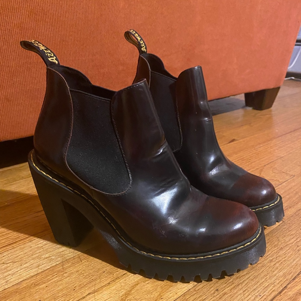 Patent leather red/oxblood heeled ankle boots Dr. Martens